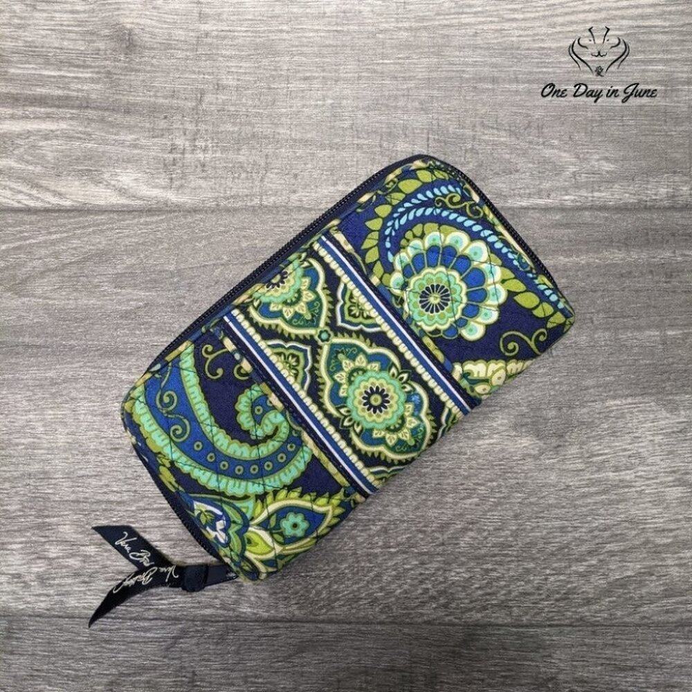 Vera Bradley Beautiful Wallet